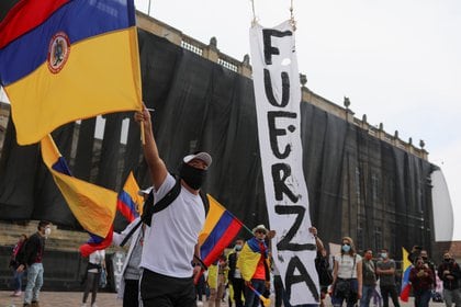 Las protestas que completan una semana en Colombia y que comenzaron por el rechazo ciudadano a un ambicioso proyecto de reforma fiscal abrieron una crisis en el Gobierno del presidente Iván Duque (REUTERS/Luisa Gonzalez)