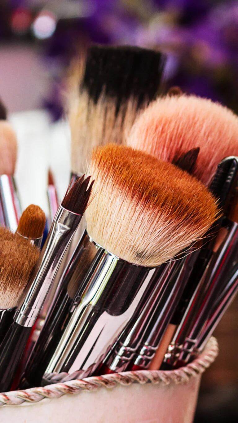 Cómo cuidar tus pinceles, brochas y esponjas de maquillaje? - Blog de  Material Estética