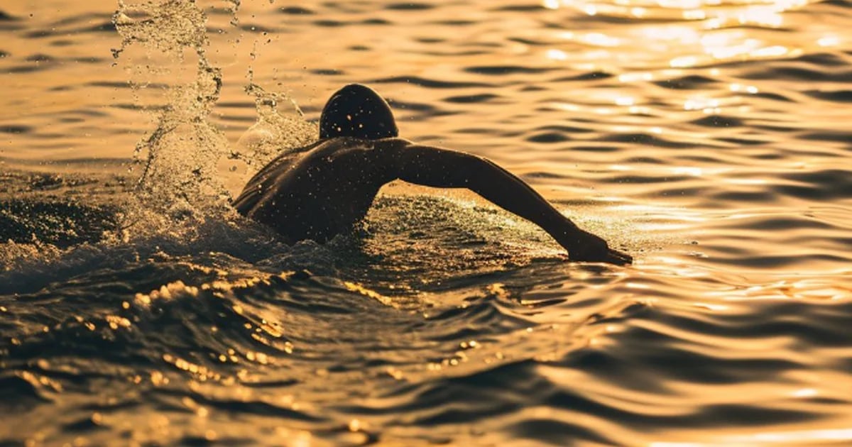 What are the mental health benefits of swimming in the sea?
