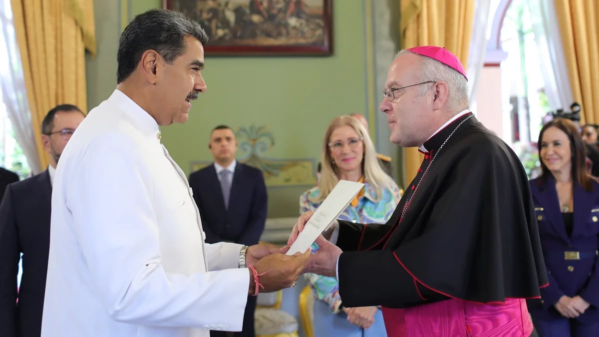 Nicolás Maduro recibió las cartas credenciales del nuevo nuncio apostólico del Vaticano