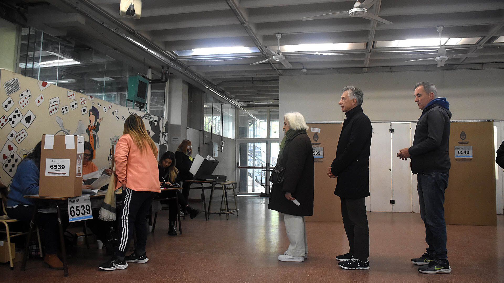 Macri asistió a votar a una escuela de Palermo. (Nicolas Stulberg)