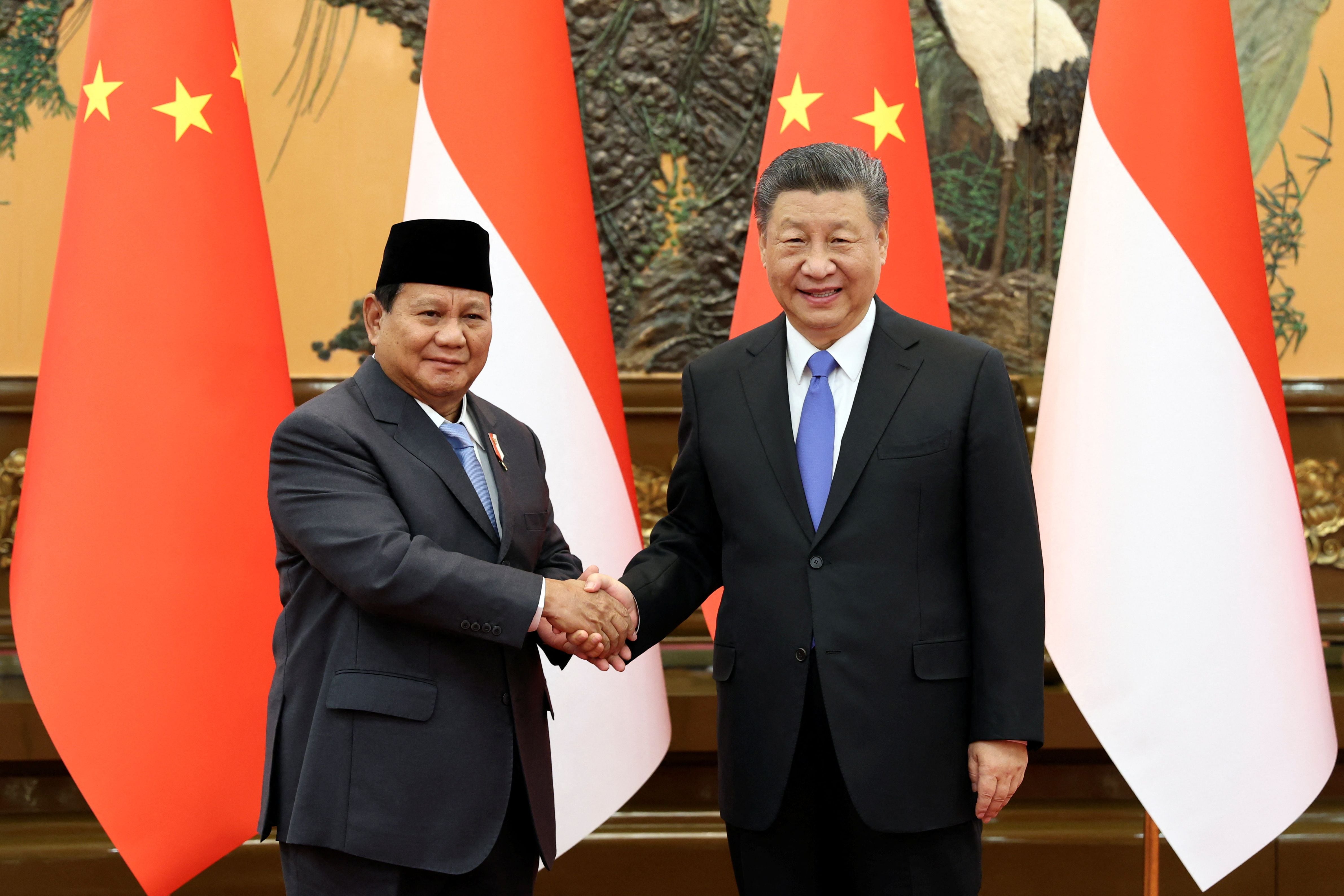 El presidente chino, Xi Jinping, recibió este lunes al presidente electo de Indonesia, Prabowo Subianto (China Daily via REUTERS)