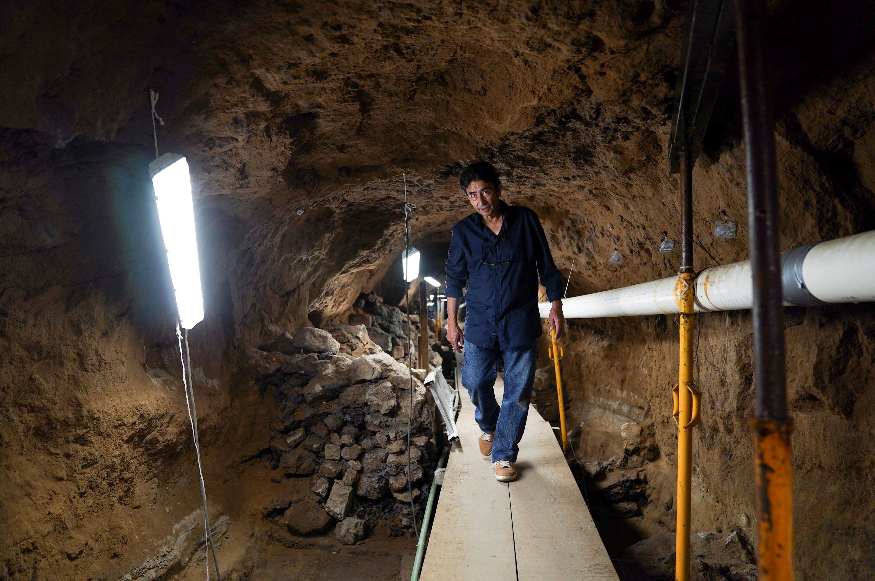 Sergio Gómez descubrió un túnel de 2 mil años de antigüedad REUTERS/Toya Sarno Jordan