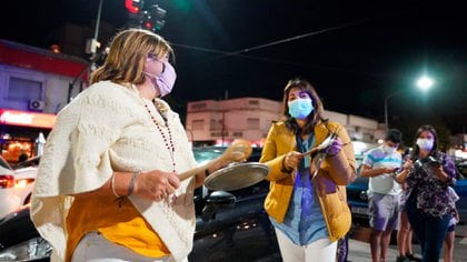 Cacerolazo Y Protesta En Olivos Tras El Toque De Queda Y Las Restricciones Anunciadas Por Alberto Fernandez Infobae