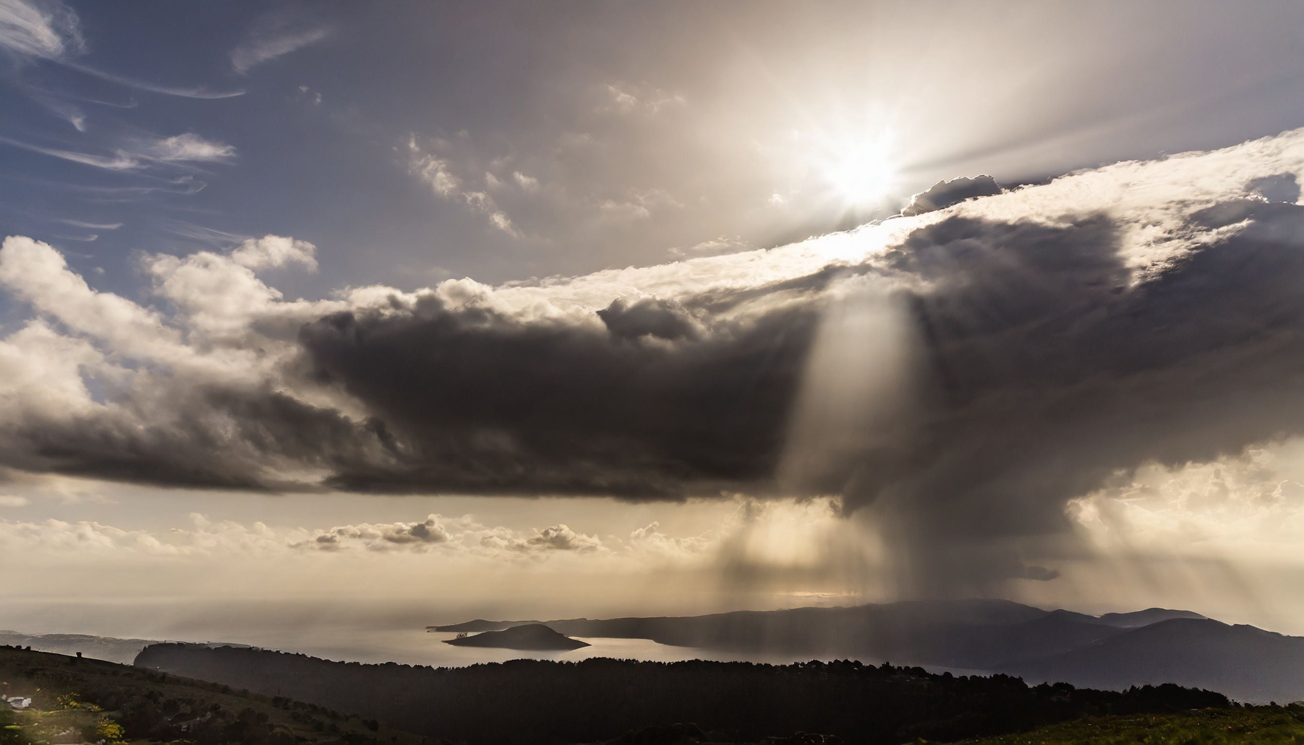 Temperatura, probabilidad de lluvia, nubosidad y rayos ultravioleta son algunos de los datos que debes de saber antes de salir de casa. (Infobae/Jovani Pérez)