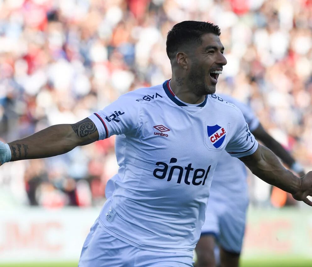 Diario HOY  Luis Suárez marca, brilla y Nacional gana el clásico a Peñarol