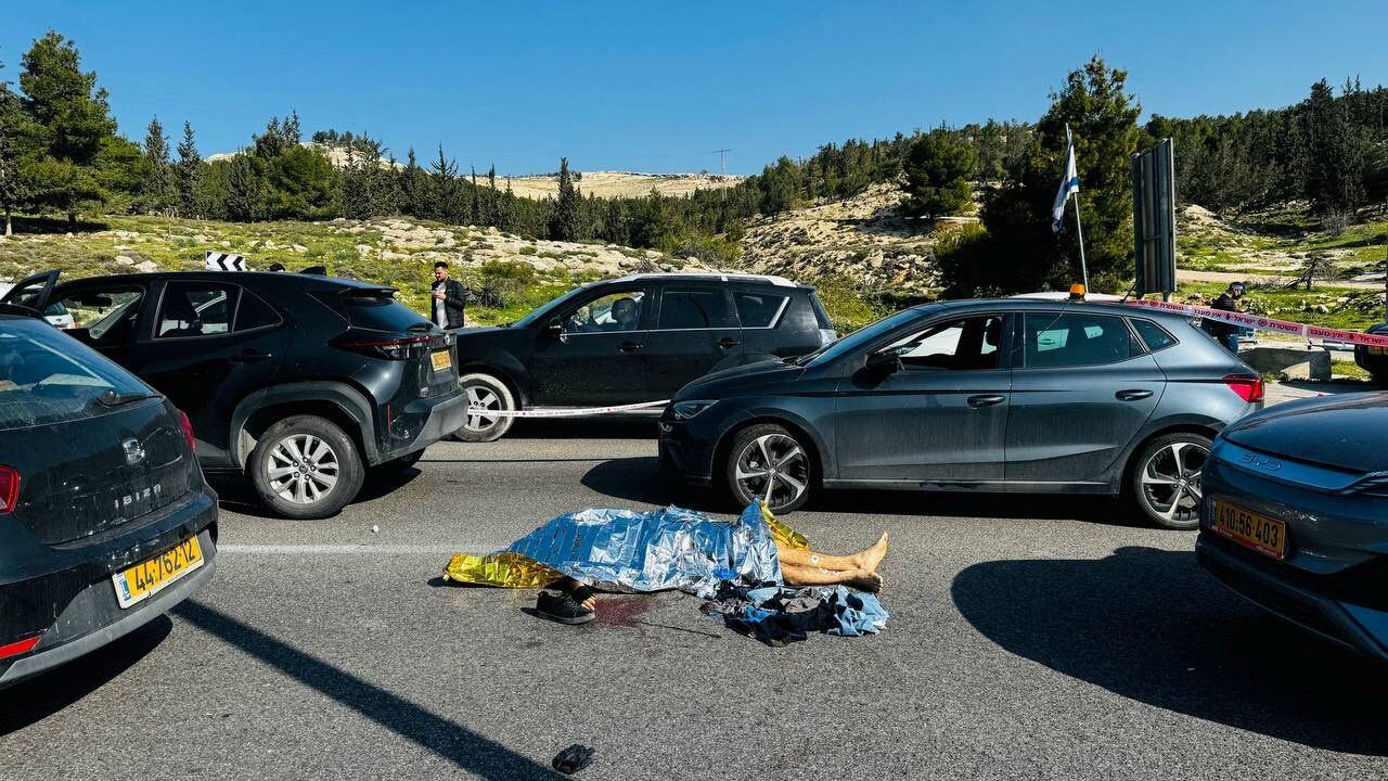 Al menos un muerto y cinco heridos por un ataque terrorista cerca de un asentamiento israelí en Cisjordania. (REUTERS/Ammar Awad)