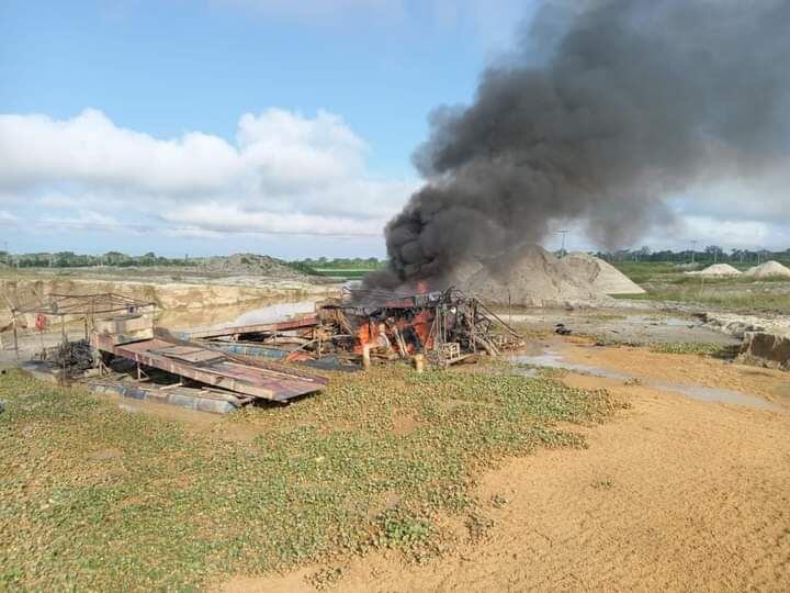 El Ejército destruyó material de minería ilegal en El Bagre - crédito Ejército