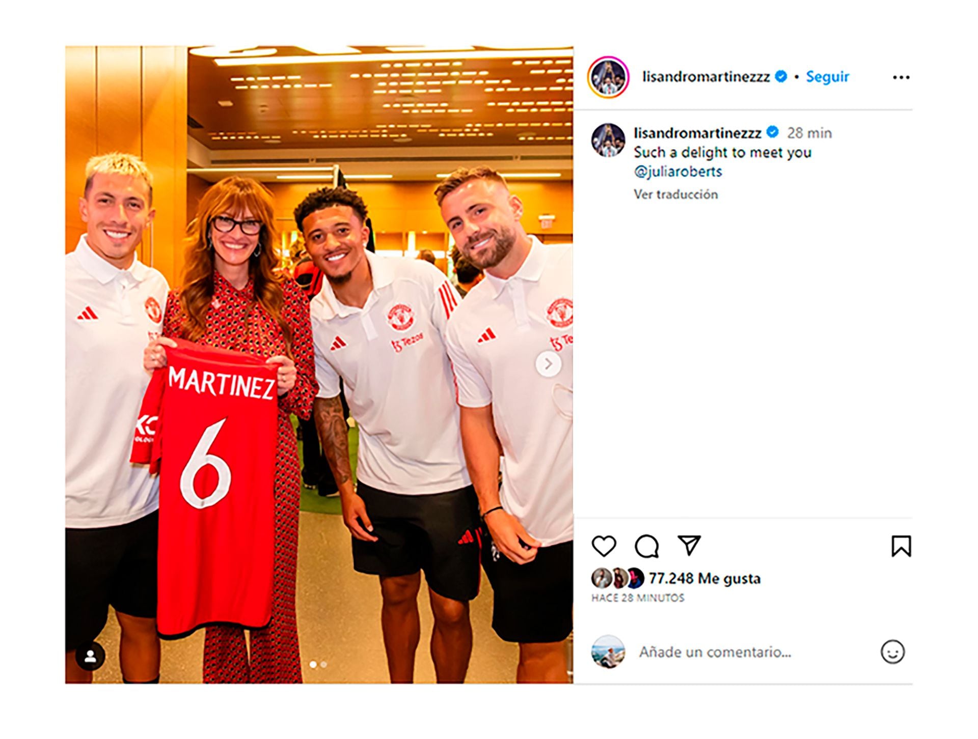 El posteo de Lisandro Martínez tras la visita de Julia Roberts al plantel de Manchester United (@ManUtd)