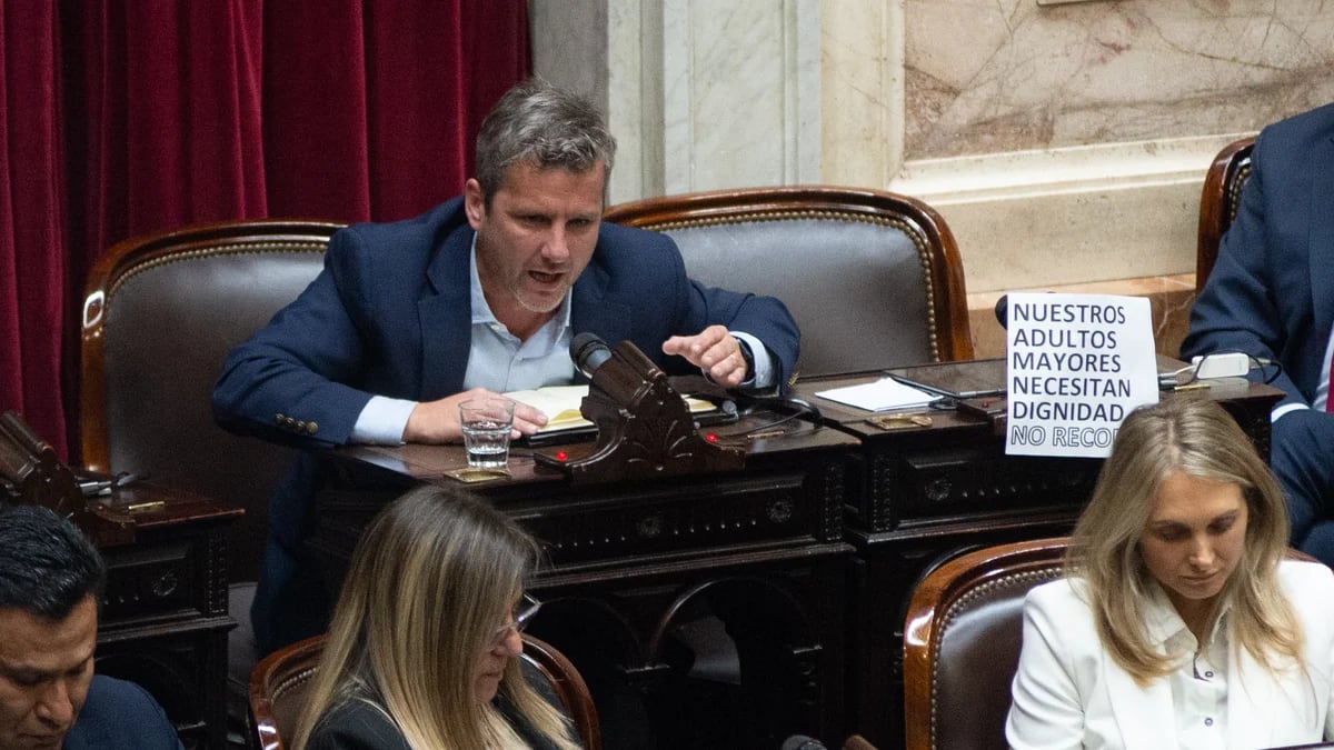 Quiénes fueron los diputados que cambiaron de posición y ayudaron a sostener el veto de Milei a las jubilaciones