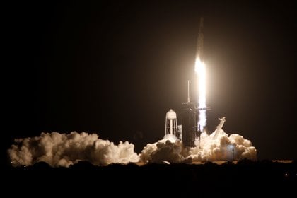 El cohete Falcon 9 despegó desde el Centro Espacial Kenndy (REUTERS/Thom Baur)