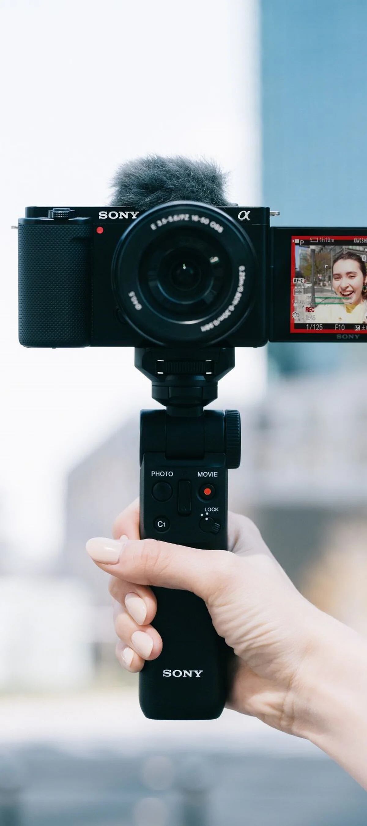 Sony Alpha ZV-E10  Cámara Vlog con lente intercambiable sin