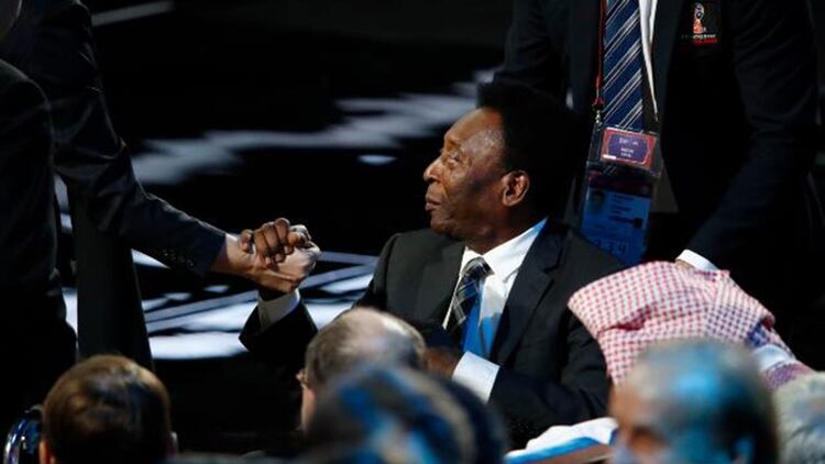 En el sorteo del Mundial de Rusia 2018, Pelé estuvo en silla de ruedas