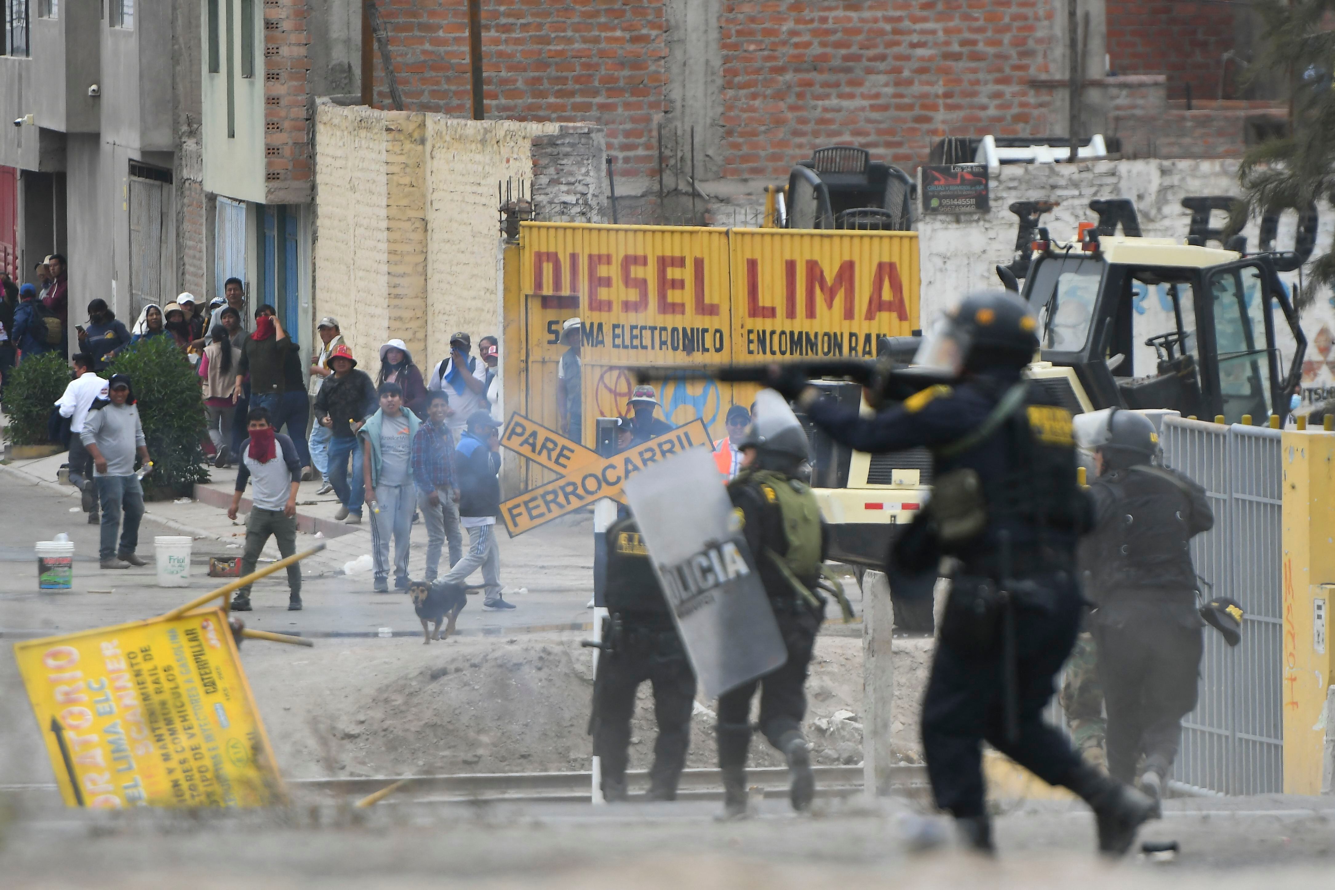 Protestas en Arequipa por toma de aeropuerto y bloqueo de carreteras