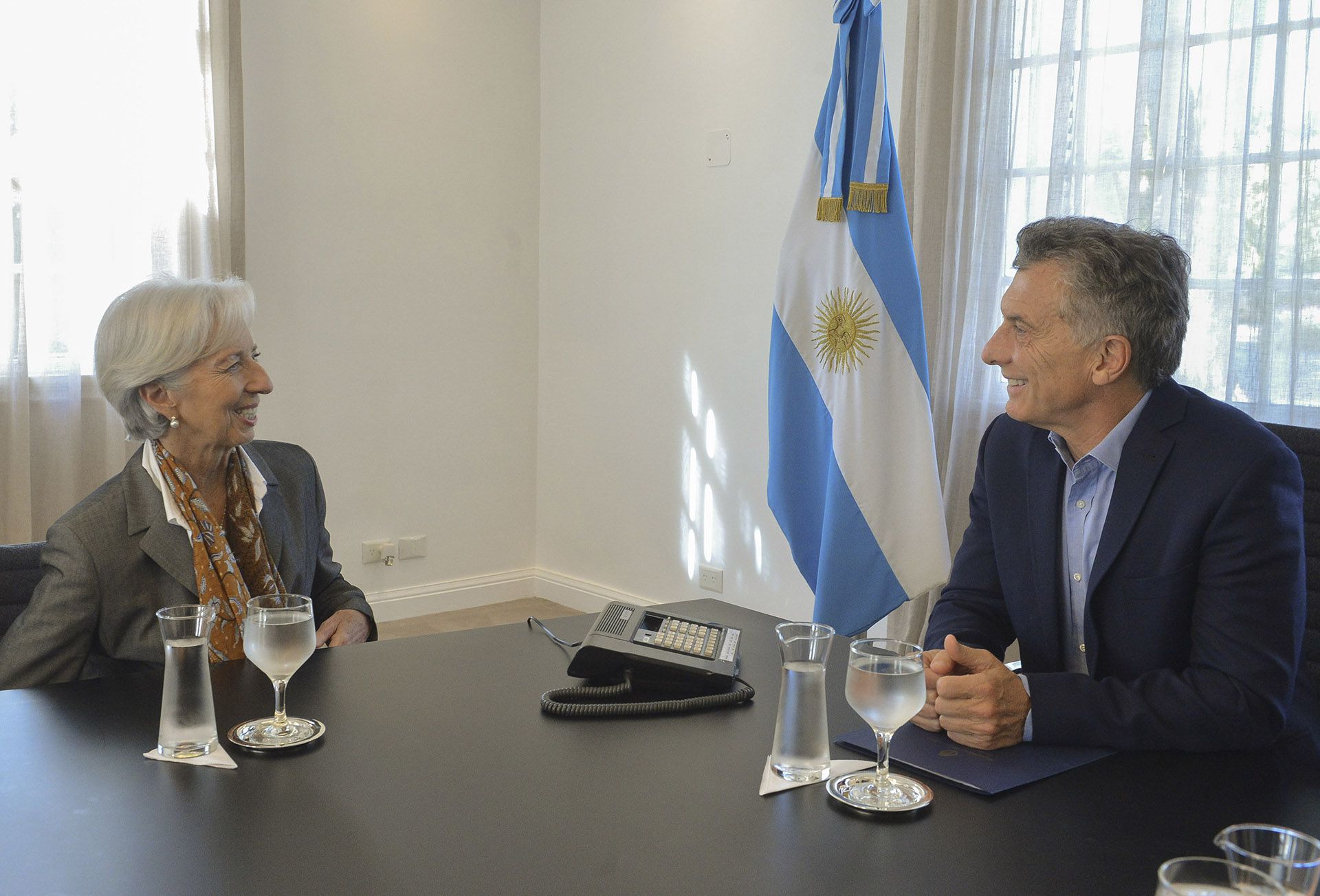 Macri y Christine Lagarde, la exdirectora del FMI, bajo cuya gestión el organismo desembolsó más de USD 44.000 millones a la Argentina (NA)