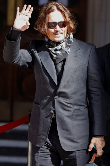 Johnny Depp también estaba muy relajado al llegar a la corte (REUTERS / John Sibley)