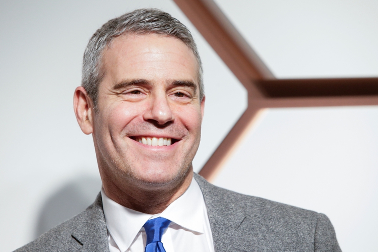 Andy Cohen reveló ser usuario de Tinder (Reuters)