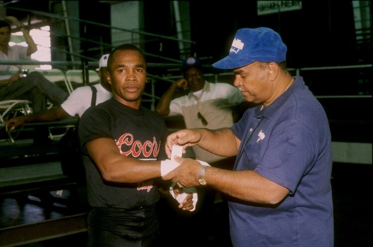 Undated: Sugar Ray Leonard in training. Mandatory Credit: Holly Stein /Allsport