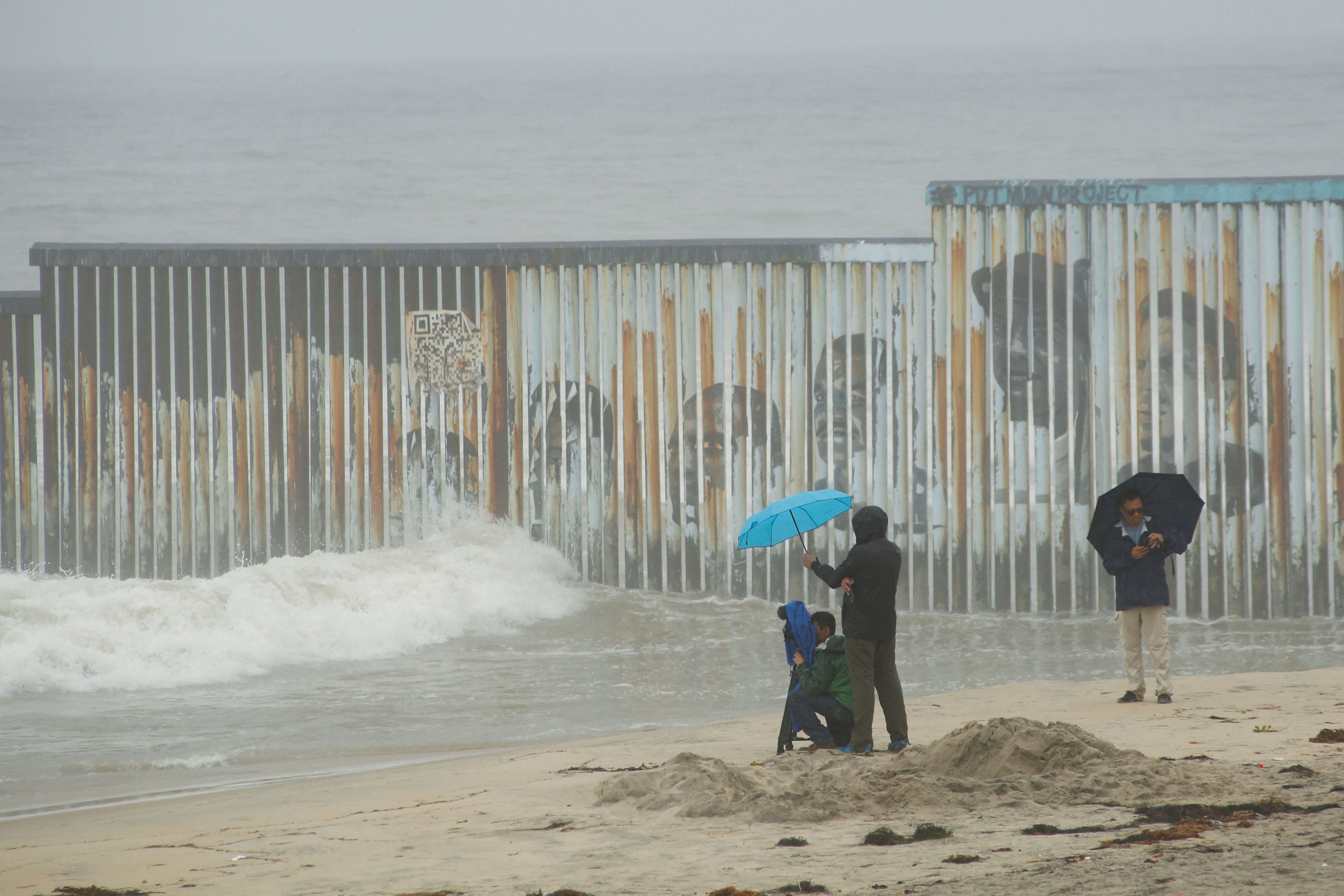 La playa junto a la frontera en Tijuana, México (Reuters)