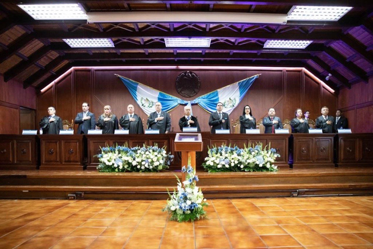 La Corte de Constitucionalidad de Guatemala respaldó la actuación de la Fiscalía y del juez penal que ordenó la suspensión del partido político del presidente electo Bernardo Arévalo (Foto: EuropaPress)