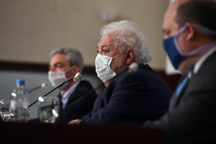 El ministro de Salud, Ginés González García, durante la conferencia de prensa de este lunes (Telam)