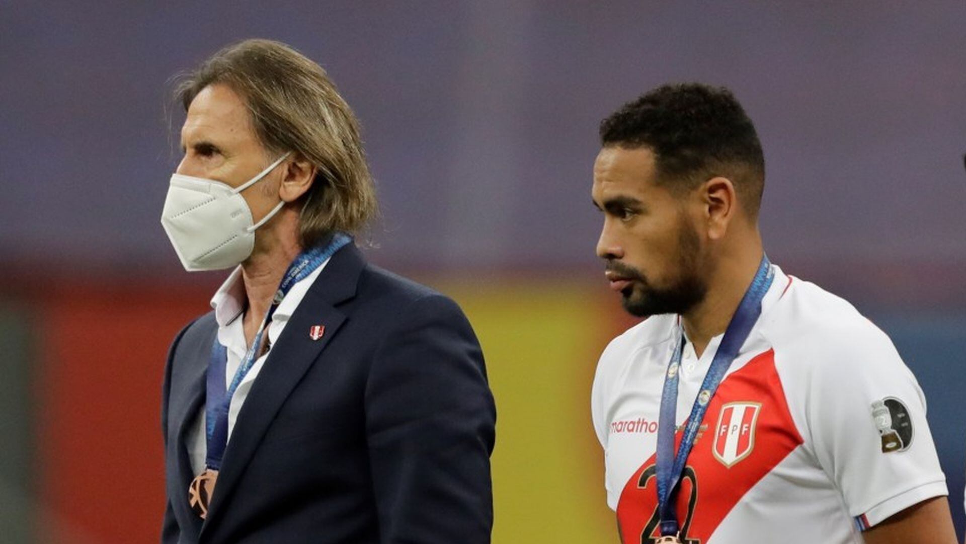 Esto dijo Alexander Callens sobre la no continuidad de Ricardo Gareca en Perú. Foto: EFE.