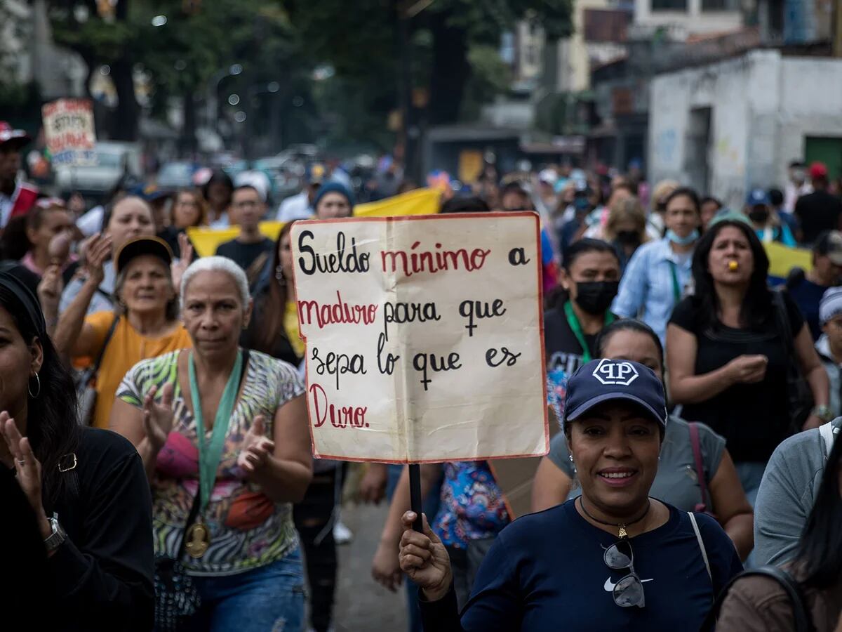 Tercera semana de protestas de trabajadores públicos en Venezuela:  volvieron a salir a las calles en reclamo de aumentos salariales - Infobae