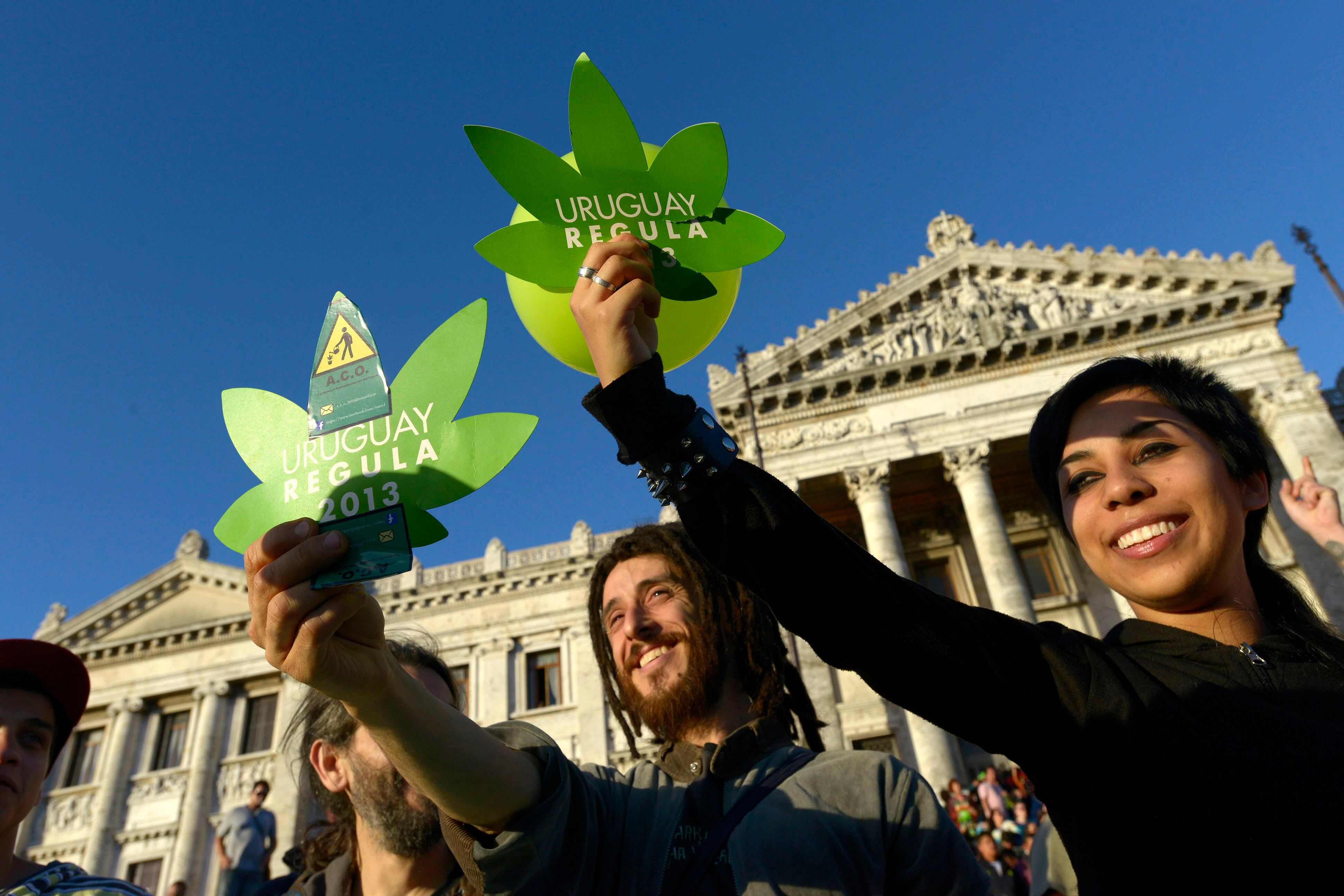 Uruguay legalizó la venta de marihuana en 2013 (AP)