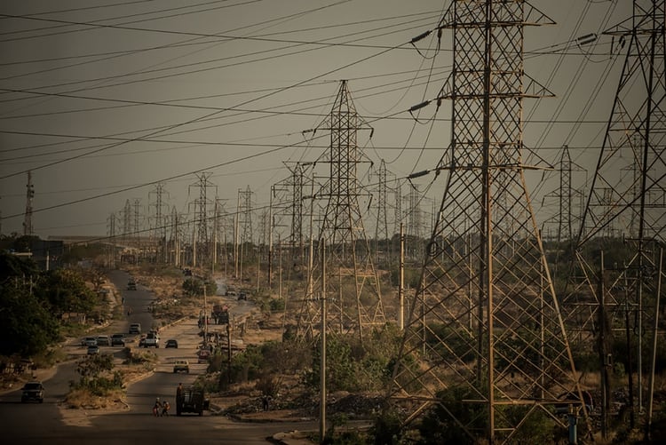 Líneas eléctricas en Maracaibo (Meridith Kohut para The New York Times)