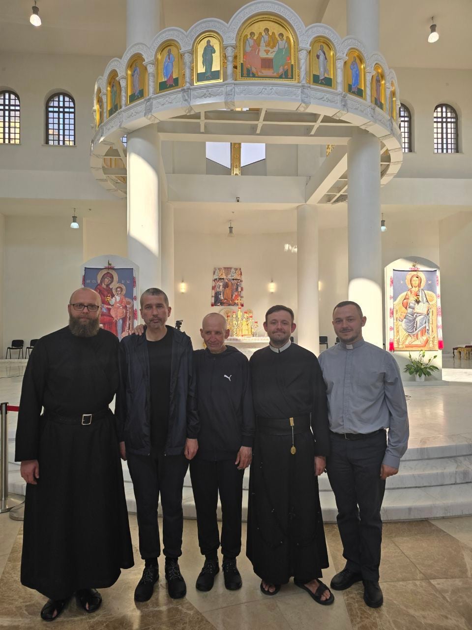 Una de las primeras fotos tras la liberación de los sacerdotes (Fotos: Redentoristas Ucranianos)