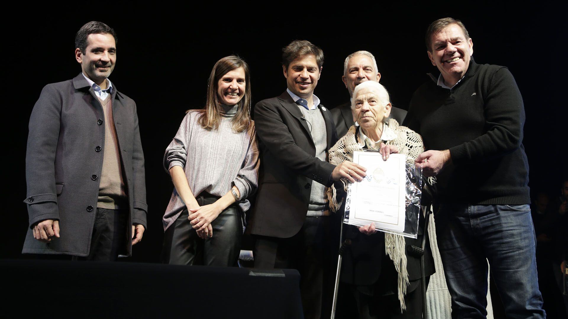 Axel Kicillof junto al intendente Guillermo Montenegro y la titular de ANSES