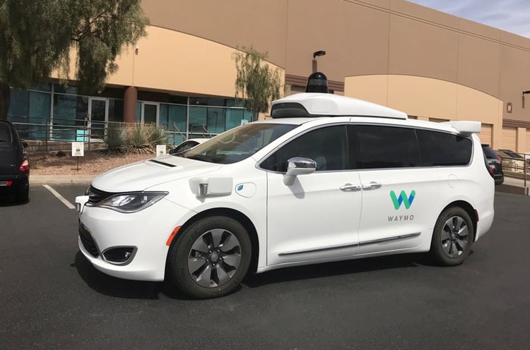 Un vehículo de conducción autónoma de Waymo (REUTERS/Heather Somerville)