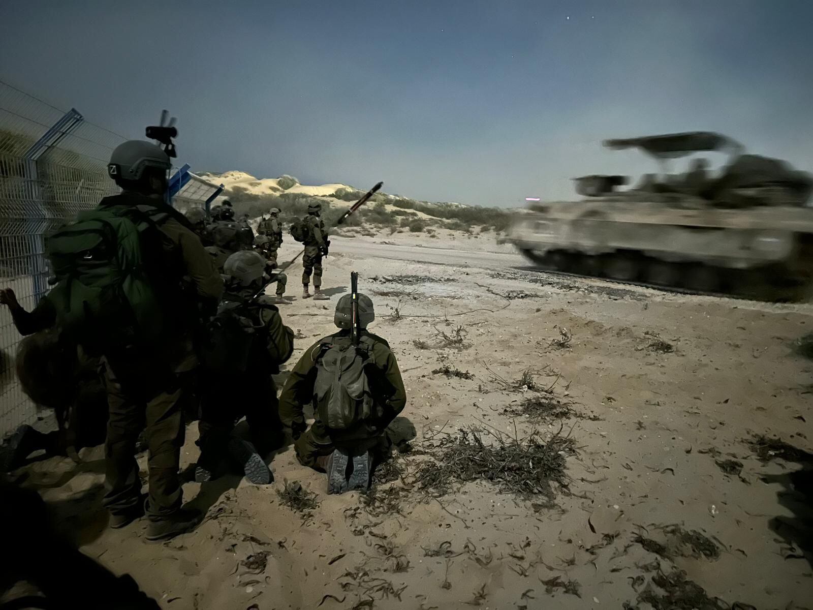 Varios soldados israelíes durante la incursión terrestre en la franja de Gaza