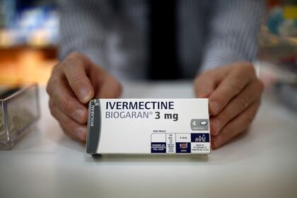 De acuerdo con la Administración de Alimentos y Medicamentos de Estados Unidos (FDA), la ivermectina no está aprobada para el tratamiento del COVID-19 y llama a no consumirla, a menos que sea recetada por un médico REUTERS/Benoit Tessier