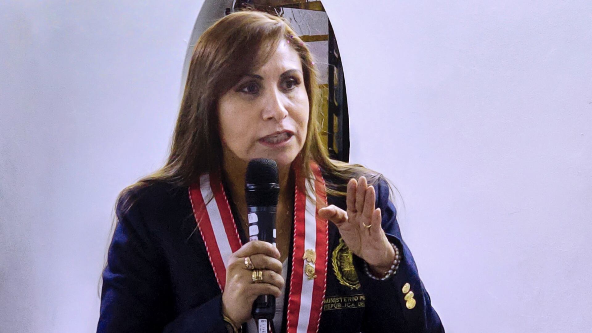 Patricia Benavides también fue recibida por su familia cuando llegó a su ciudad natal para reunirse con los fiscales de Huancavelica|Ministerio Público