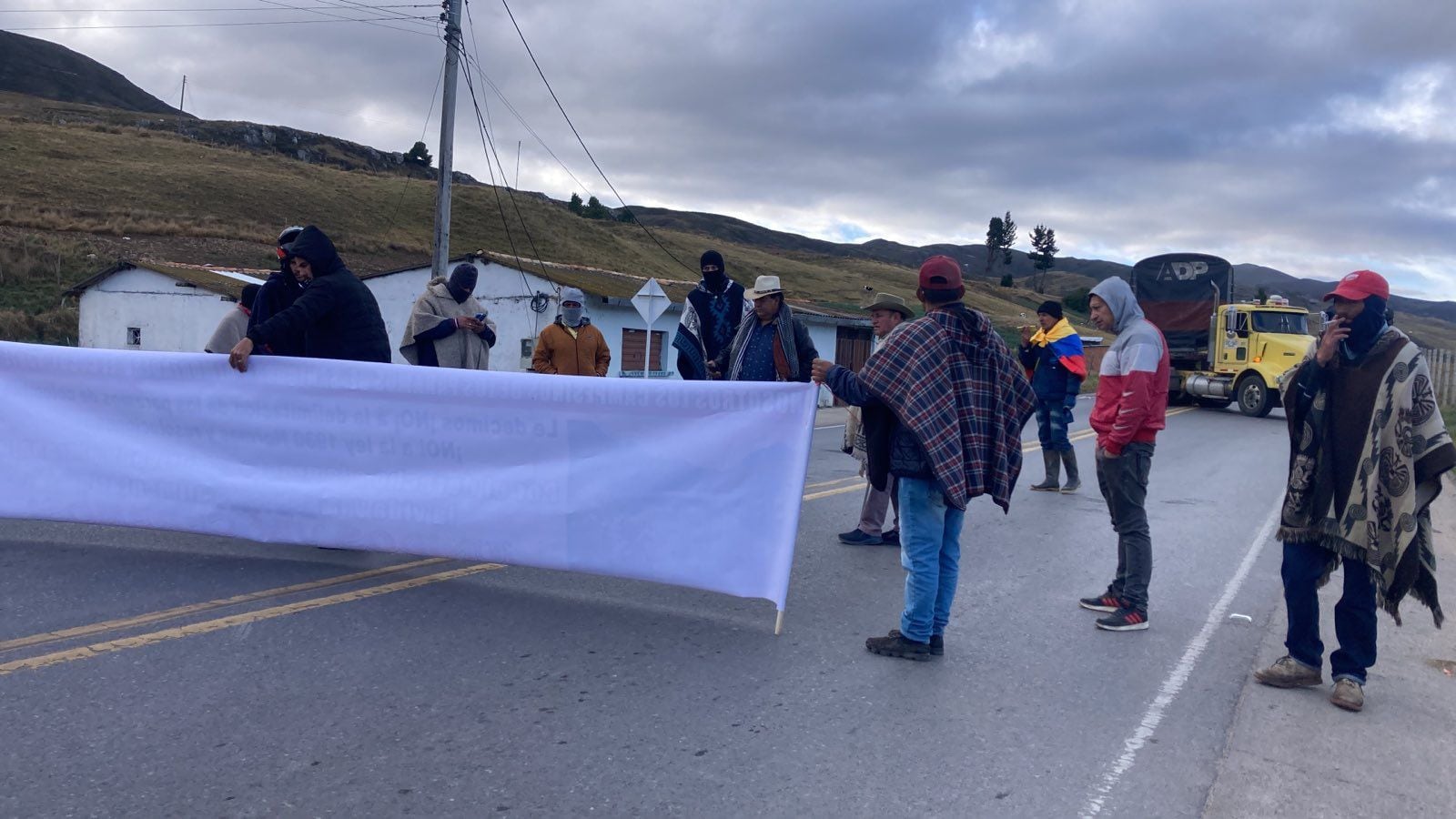 Campesinos se movilizan en protesta por la creación de áreas de reserva natural en zonas de páramos - crédito Redes sociales