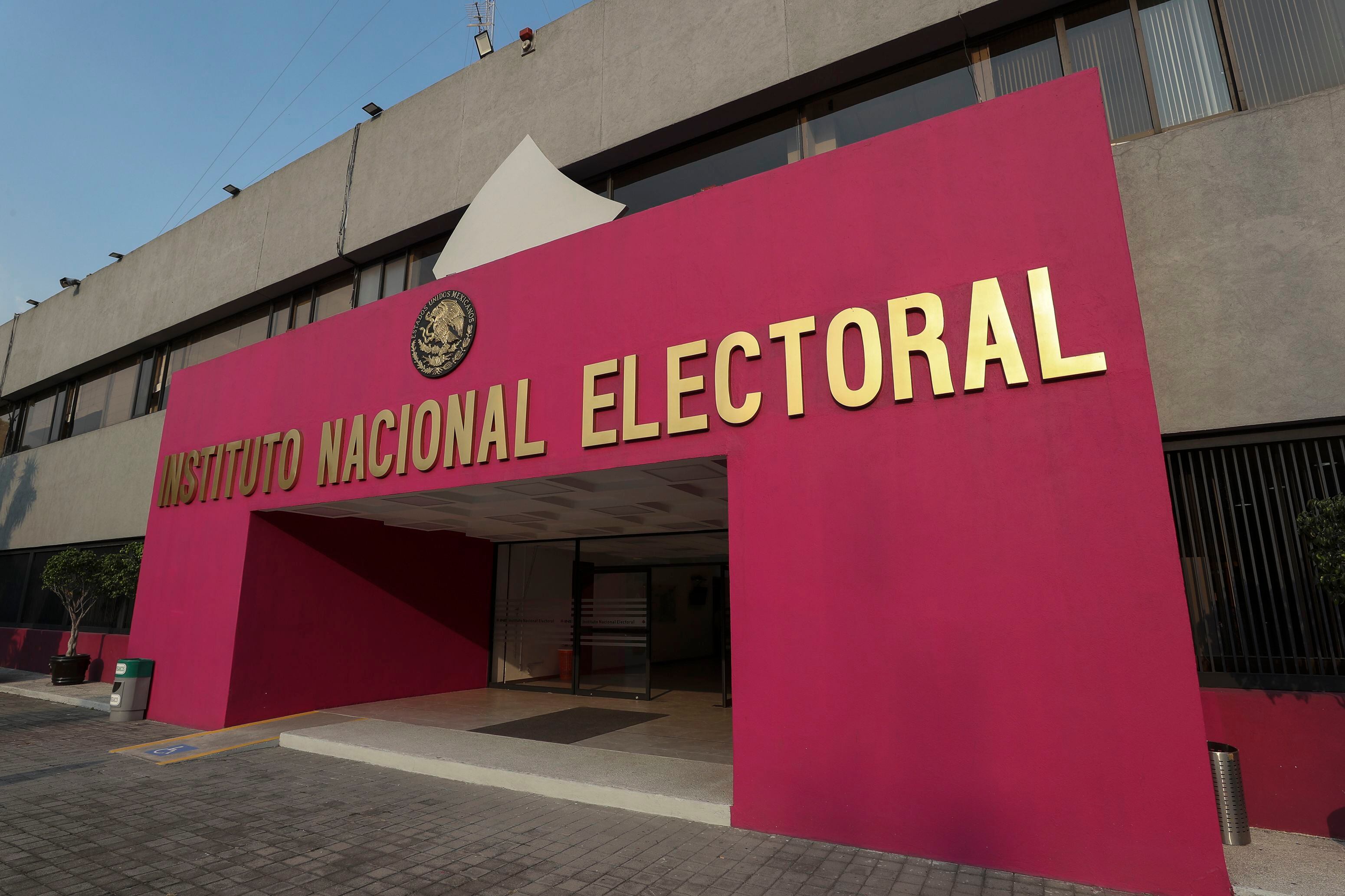 Fotografía del edificio del Instituto Nacional Electoral (INE) en la Ciudad de México. EFE/ Isaac Esquivel
