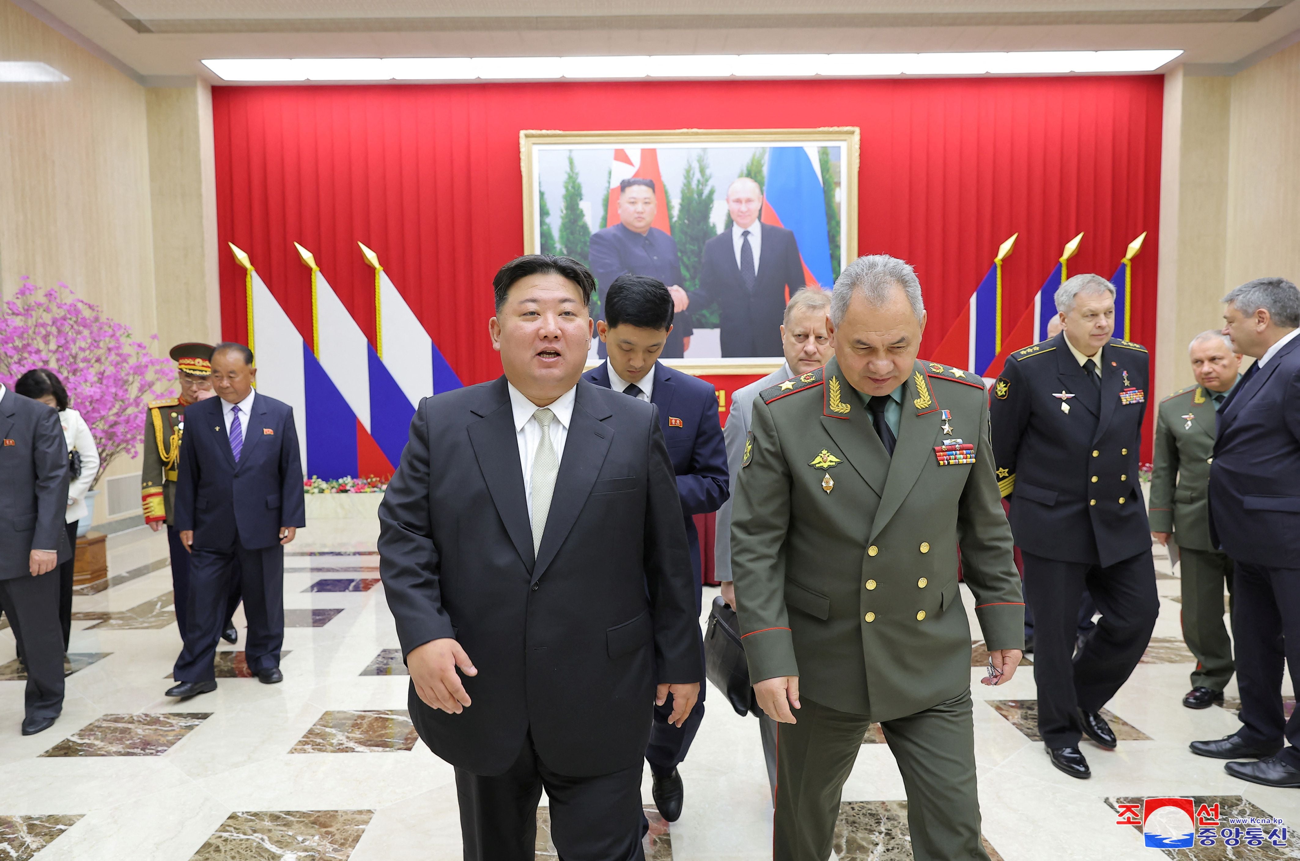 “Las actividades militares de Corea del Norte constituyen una amenaza todavía más grave y más inminente que nunca para la seguridad nacional de Japón”, señala el informe de defensa. (REUTERS)