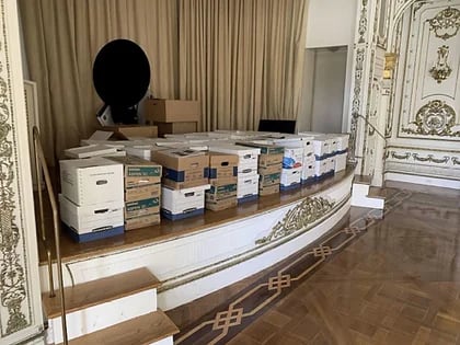 Las fotos publicadas como parte de la acusación contra Donald Trump muestran cajas de documentos apilados en habitaciones de su finca de Mar-a-Lago (Europa Press/Contacto/Departamento de Justicia)