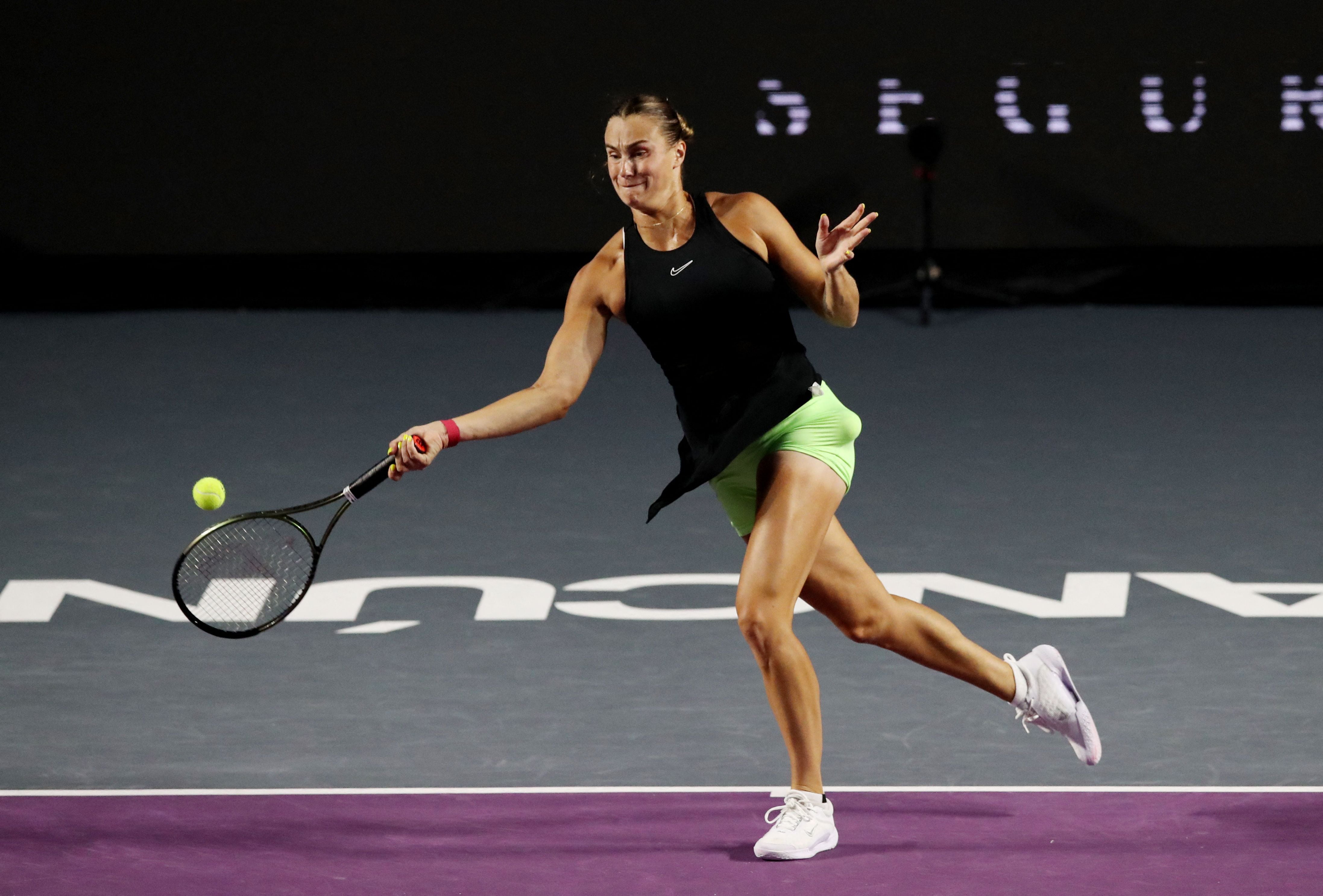 La tenista bielorrusa, Aryna Sabalenka, en la semifinales del WTA Finals (Reuters / Henry Romero)