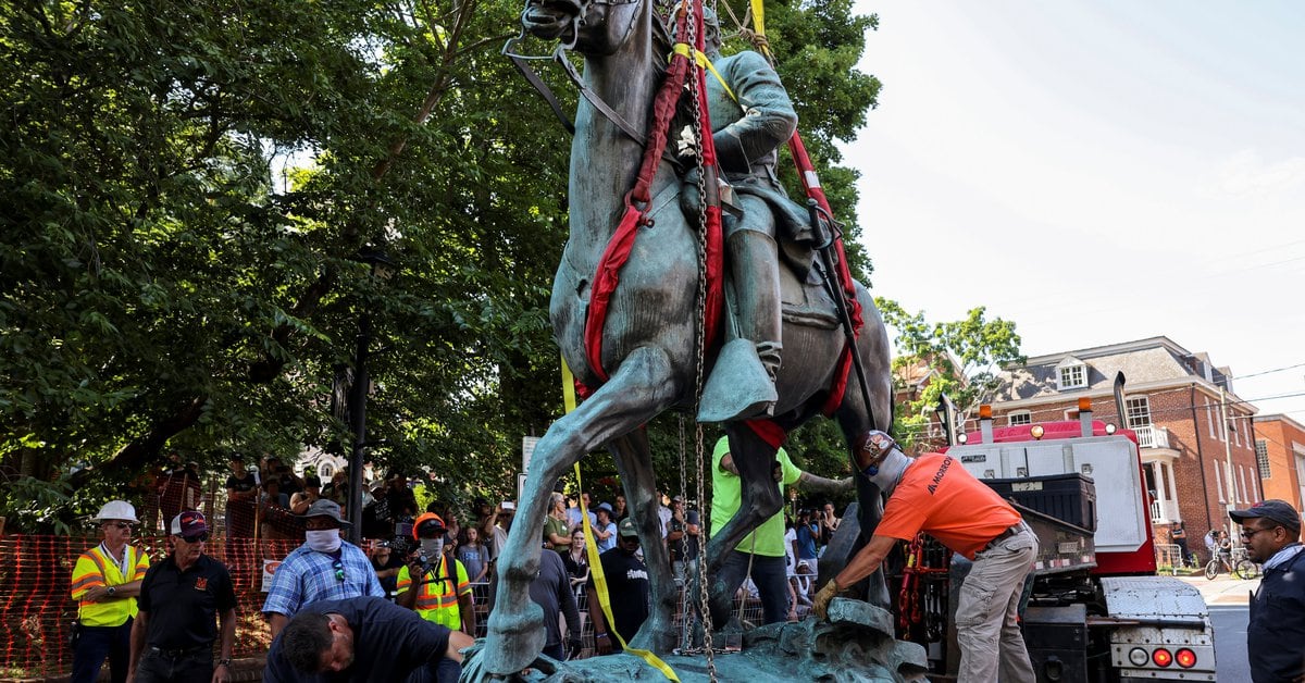 AS: Setelah empat tahun protes, Charlottesville telah menghapus dua simbol perbudakan terakhir yang tersisa di kota itu