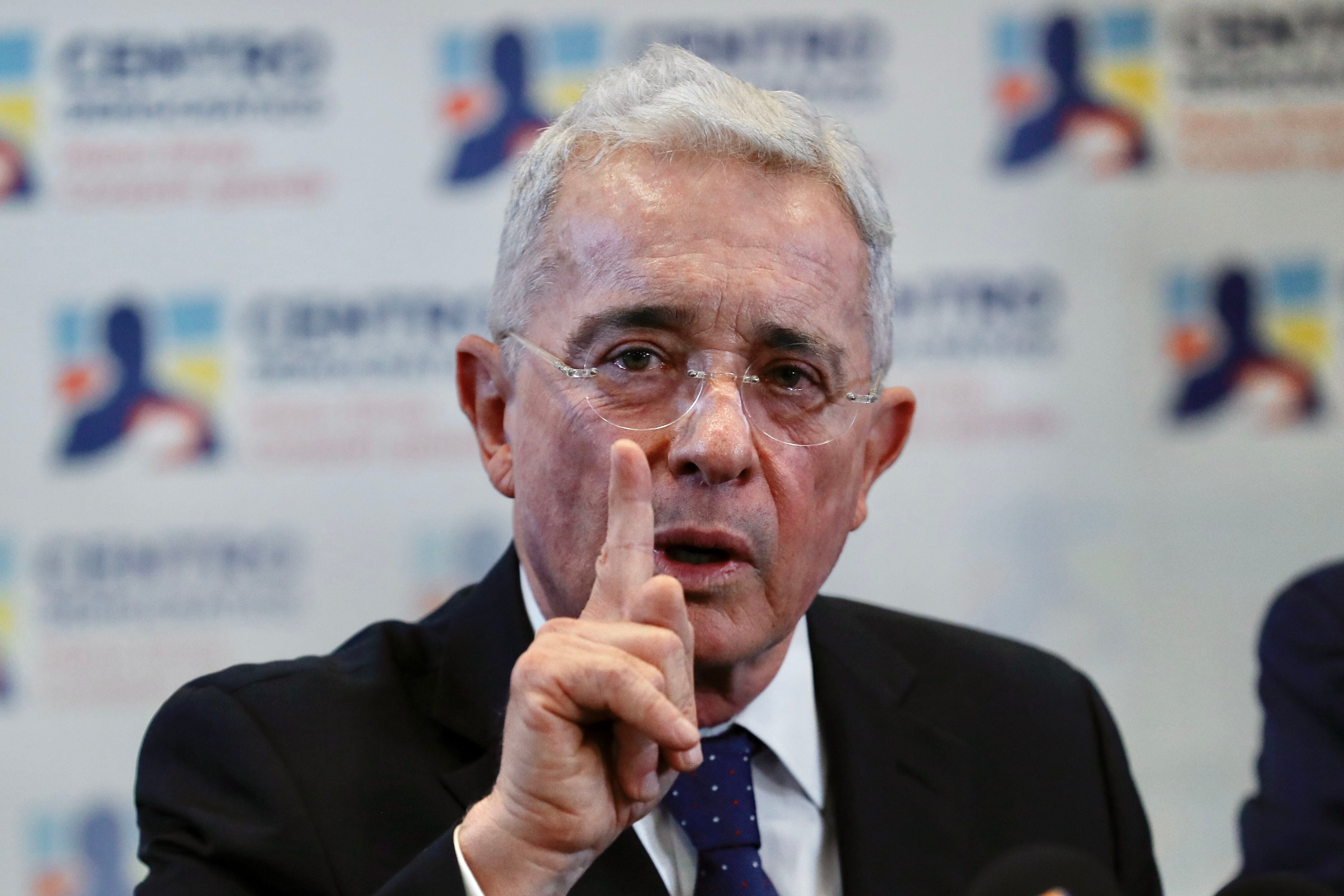 Uribe dijo que no es necesaria la reforma con el reciente aumento del salario mínimo - crédito Carlos Ortega/EFE 