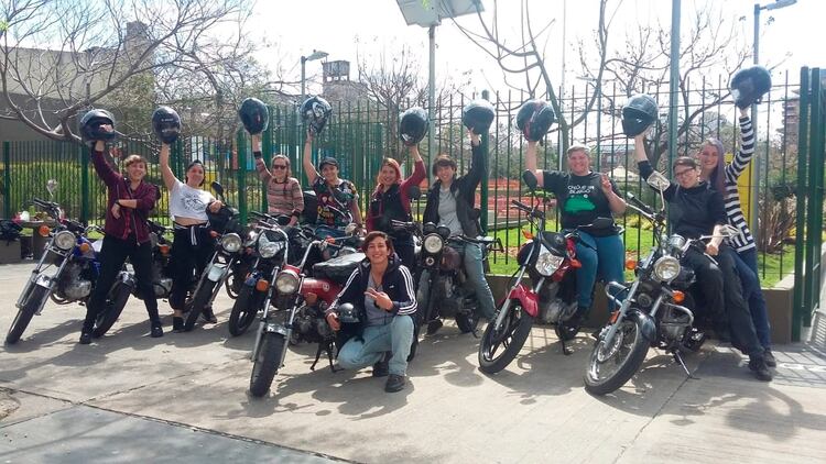 Calentando motores: la caravana motoquera saldrá de la Ciudad y tendrá como fin romper con estereotipos en el camino. 