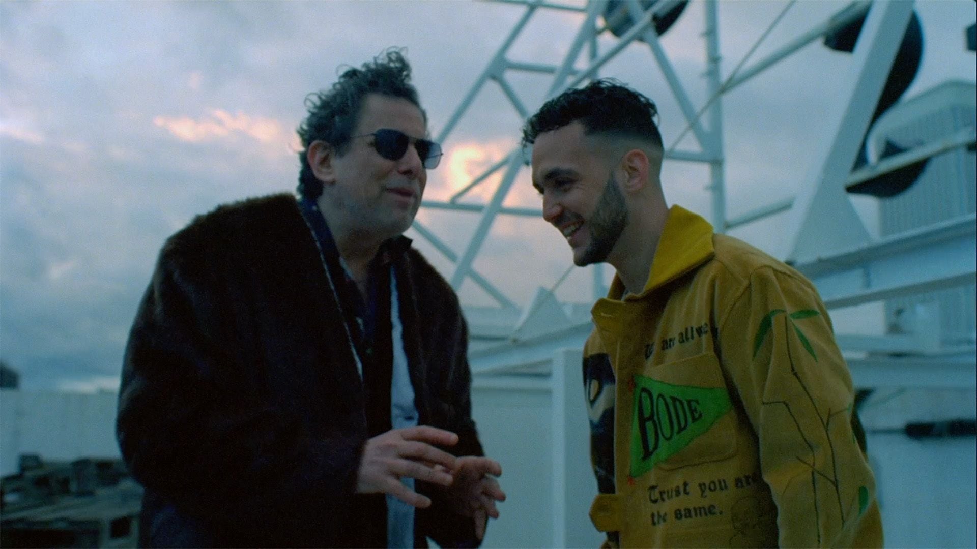 C. Tangana y Andrés Calamaro, en una escena captada para el documental Esta ambición desmedida