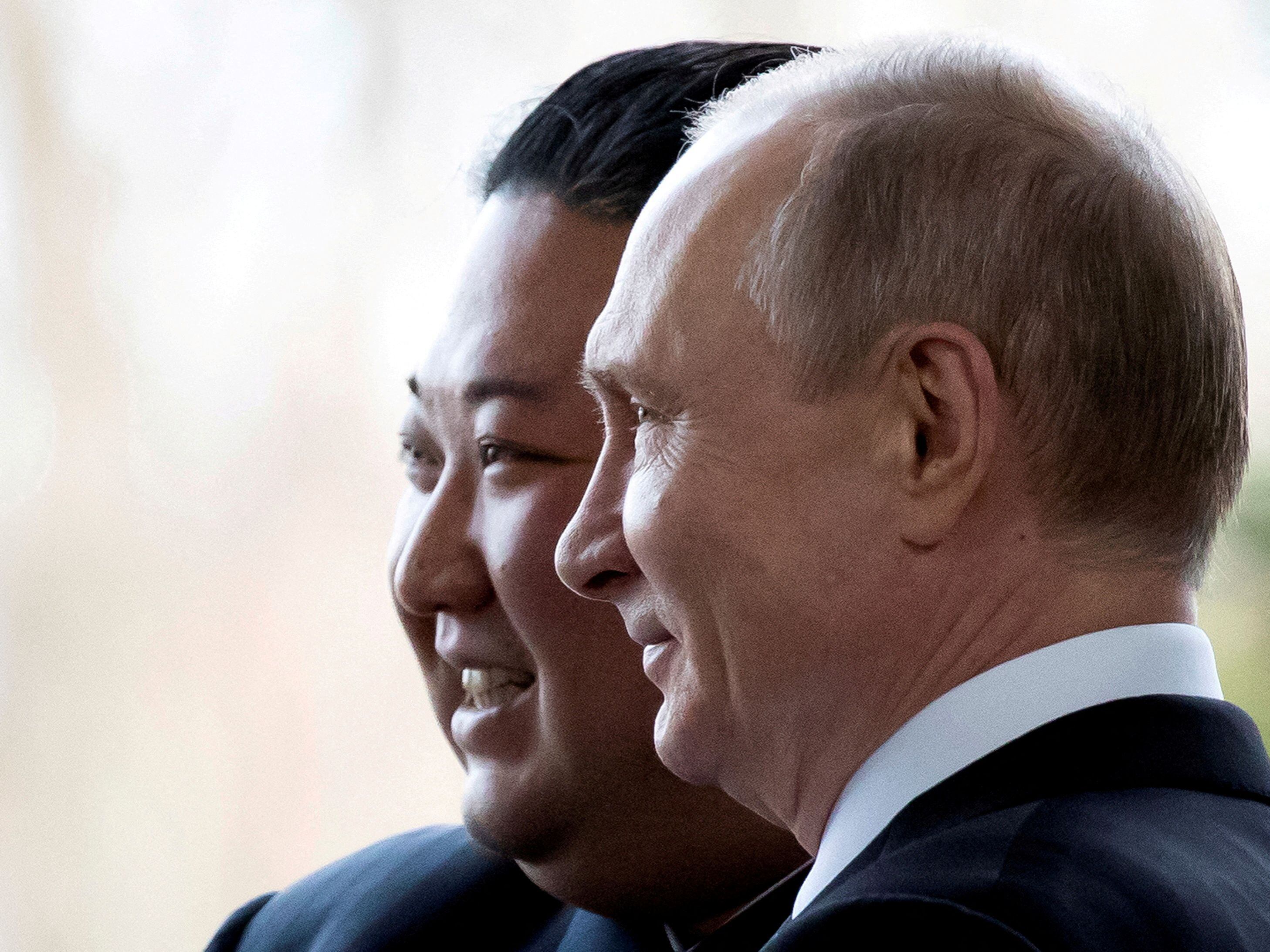 FOTO ARCHIVO: Vladímir Putin y Kim Jong-un durante su reunión en Vladivostok, Rusia, el 25 de abril de 2019 (Reuters)