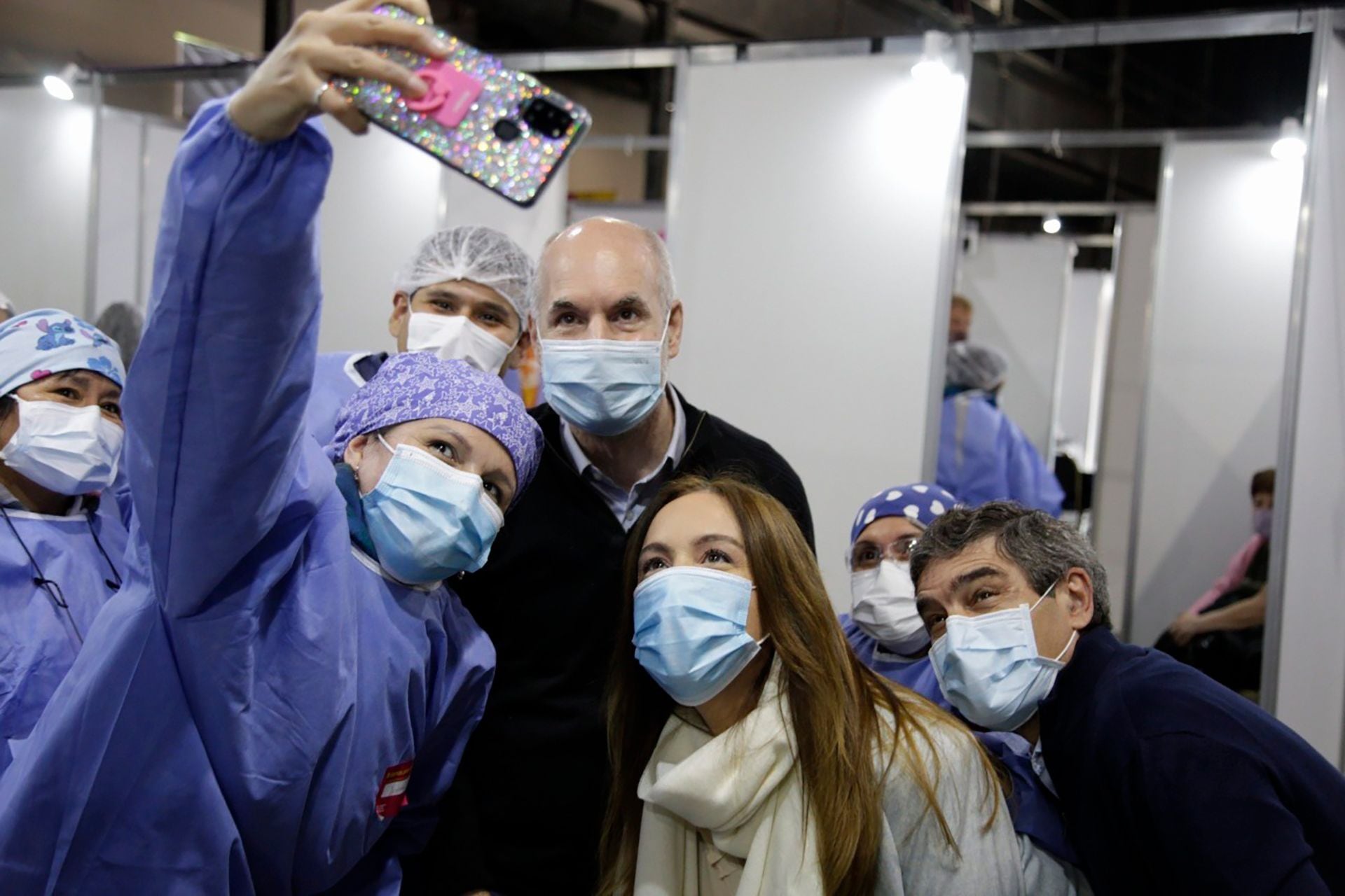 Horacio Rodríguez Larreta y María Eugenia Vidal visitaron un vacunatorio