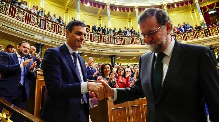 Pedro Sánchez asumió tras la destitución de Mariano Rajoy (Reuters)