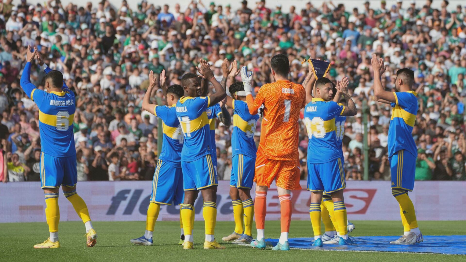 Los jugadores de Boca celebrando su triunfo ante Sarmiento. (Boca Juniors)