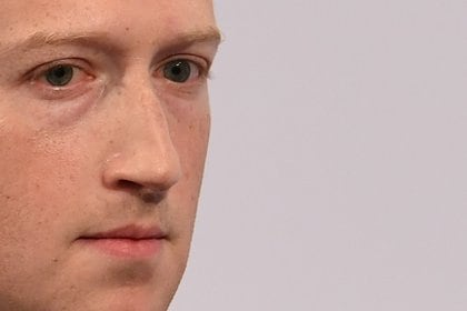 FOTO DE ARCHIVO: Mark Zuckerberg, CEO de Facebook, asiste a una conferencia de seguridad en Munich, Alemania, el 15 de febrero de 2020. REUTERS / Andreas Gebert / File Photo