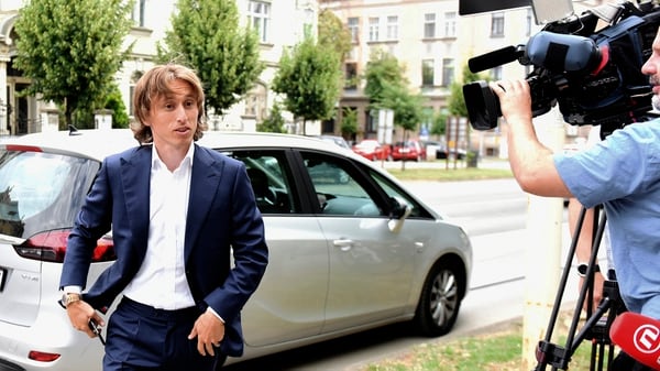 Luka Modric ha quedado en medio de una guerra entre el Inter y el Real Madrid (AFP)